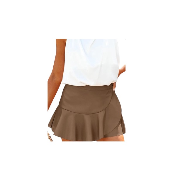 BNWT Faux Leather Skirt High Waisted Ruffled Hem Mini Skirt w/ Short Lining - Picture 2 of 8